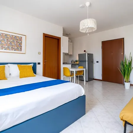 Sunny Apartment *